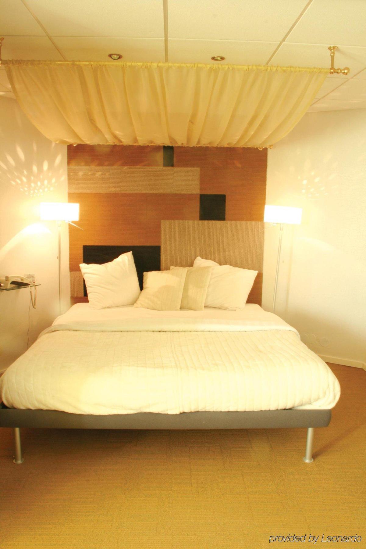 เฟลทเชอร์ โฮเต็ล-เรสเทอรองต์ คาร์ลตัน Hotel นาลด์ไวค์ ภายนอก รูปภาพ